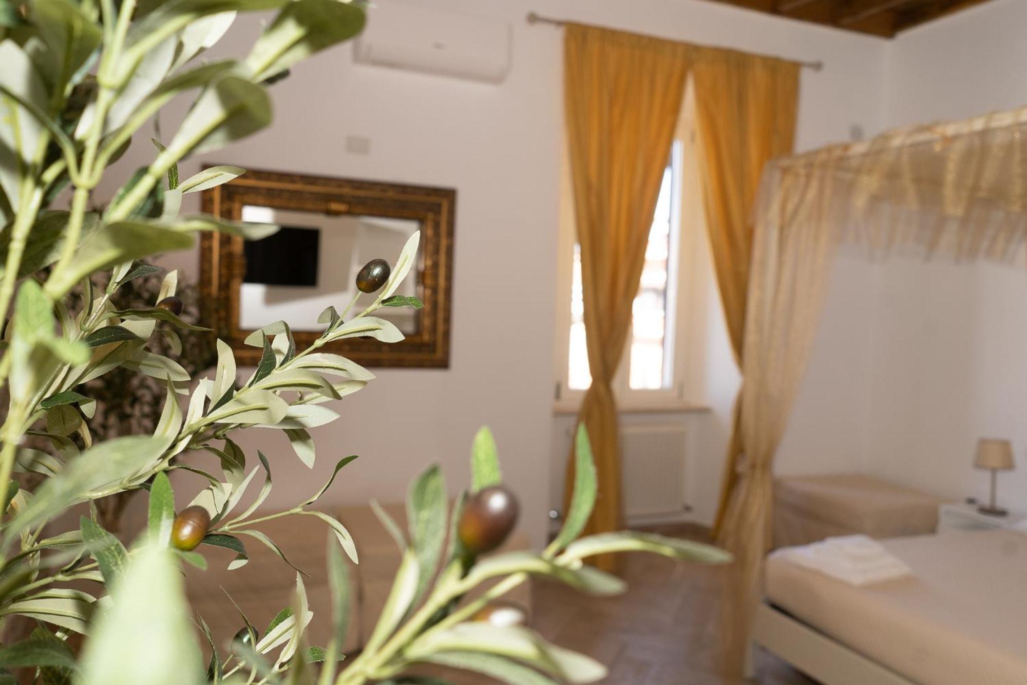 Le Boutique Luxury Rooms Diffused In Historic Center فيوميتشينو المظهر الخارجي الصورة